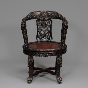 A pair of Chinese finely carved hongmu swivel chairs, Canton, 19th C. — photo 2