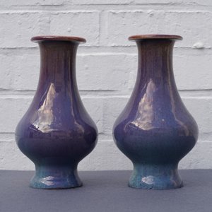 A pair of Chinese flambé-glazed vases, a celadon jardinière and a sang-de-boeuf censer, 19/20th C. — 照片 21