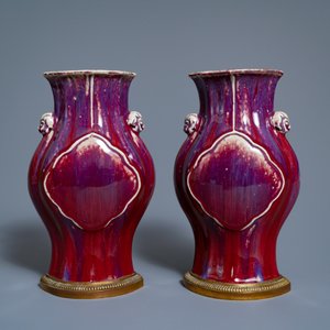 A pair of Chinese flambé-glazed vases on gilt bronze stands, 18/19th C. — photo 2