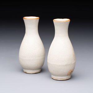 A pair of Chinese ge-type bottle vases, 19th C. — photo 1