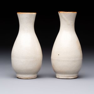A pair of Chinese ge-type bottle vases, 19th C. — photo 2