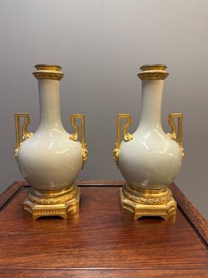 A pair of Chinese ge-type vases with gilt bronze mounts, 19th C. — photo 1