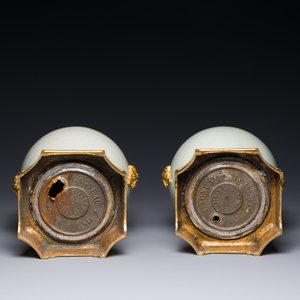 A pair of Chinese ge-type vases with gilt bronze mounts, 19th C. — photo 4