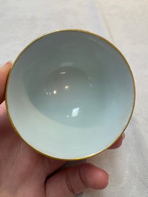 A pair of Chinese gilt-and blue-enamelled 'shou 壽' cups, Daoguang mark and possibly of the period — photo 11