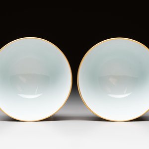 A pair of Chinese gilt-and blue-enamelled 'shou 壽' cups, Daoguang mark and possibly of the period — photo 6