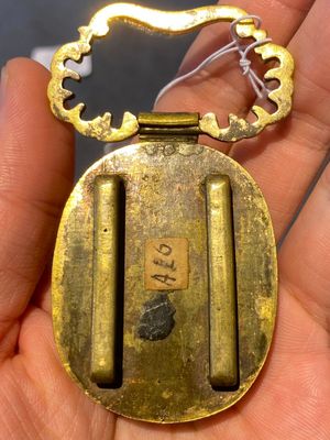 A pair of Chinese gilt-bronze belt ornaments with moss agate, Qianlong — 照片 13