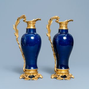 A pair of Chinese gilt bronze ewer-mounted monochrome blue vases, 18/19th C. — photo 5