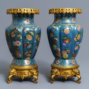 A pair of Chinese gilt bronze mounted cloisonné vases, 19th C. — 照片 1