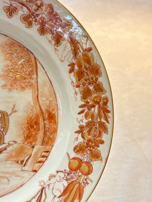 A pair of Chinese gilt-decorated iron-red 'Baptism' dishes, Yongzheng — photo 12