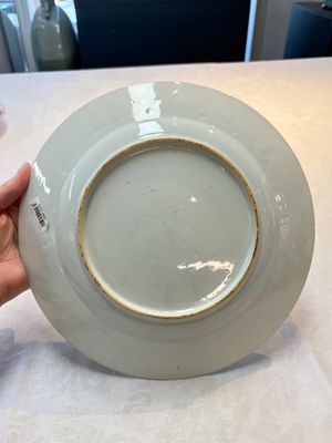 A pair of Chinese gilt-decorated iron-red 'Baptism' dishes, Yongzheng — photo 8