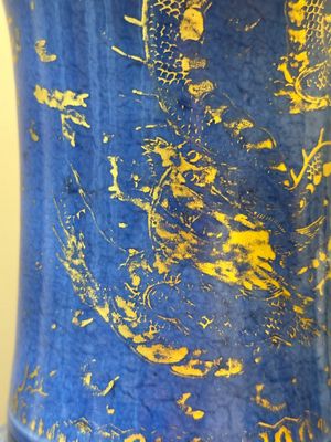 A pair of Chinese gilt-decorated powder-blue 'yenyen' vases with gilt bronze mounts, Kangxi — photo 19