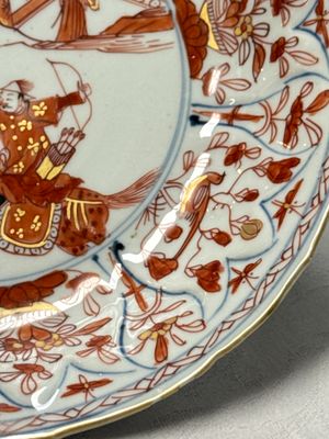A pair of Chinese gilt iron-red-decorated 'Falconry' plates — photo 26