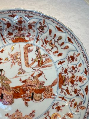 A pair of Chinese gilt iron-red-decorated 'Falconry' plates, Kangxi — foto 16