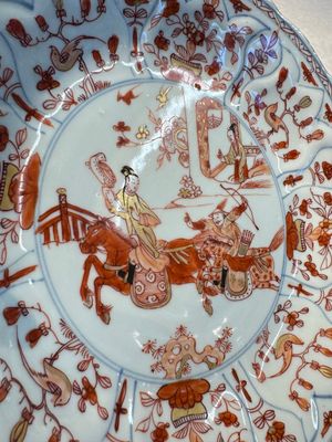 A pair of Chinese gilt iron-red-decorated 'Falconry' plates, Kangxi — foto 18