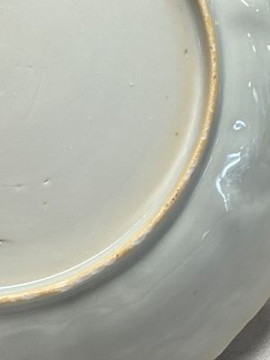 A pair of Chinese gilt iron-red-decorated plates — 照片 13