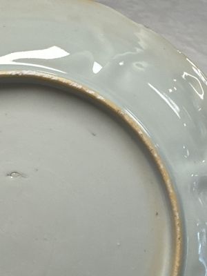 A pair of Chinese gilt iron-red-decorated plates — 照片 14