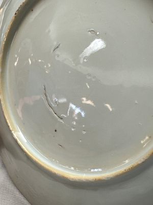 A pair of Chinese gilt iron-red-decorated plates — 照片 18