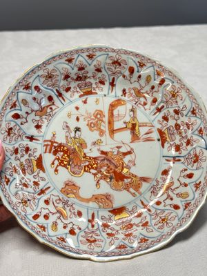 A pair of Chinese gilt iron-red-decorated plates — 照片 2