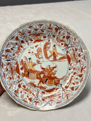 A pair of Chinese gilt iron-red-decorated plates — 照片 21