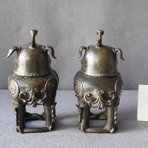 A pair of Chinese gilt-lacquered bronze Chinese 'luduan' censers, Ming — photo 10