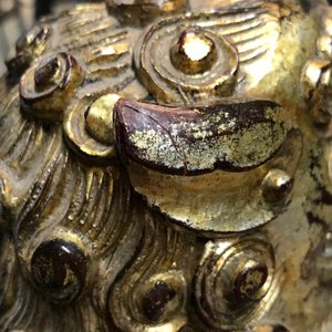 A pair of Chinese gilt-laquered wood Buddhist lions, 19th C. — photo 8