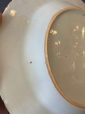 A pair of Chinese gilt puce-enamelled 'harbor view' plates, Qianlong — 照片 20