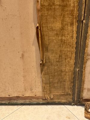A pair of Chinese gold-thread-embroidered silk 'antiquities' folding screens, 19th C. — foto 25