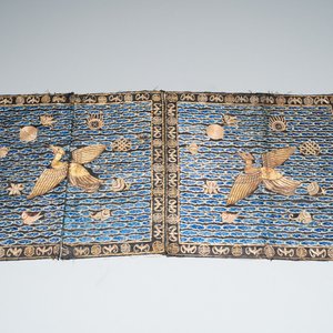 A pair of Chinese gold-thread-embroidered silk 'rank badges' with wild geese, 19th C. — 照片 1