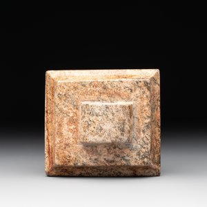 A pair of Chinese grey marble 'lion' seals and a seal, 20th C. — photo 13