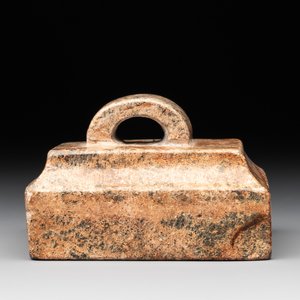 A pair of Chinese grey marble 'lion' seals and a seal, 20th C. — photo 10