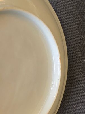 A pair of Chinese grisaille and iron-red 'buffalo' cups and saucers and a 'rooster' saucer, Yongzheng — 照片 6