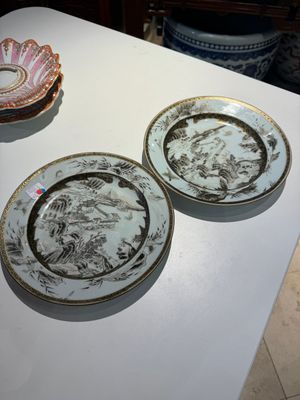 A pair of Chinese grisaille plates depicting the Whampoa Pagoda and the Pearl River, Yongzheng — 照片 1