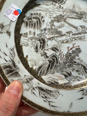 A pair of Chinese grisaille plates depicting the Whampoa Pagoda and the Pearl River, Yongzheng — 照片 4