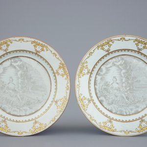 A pair of Chinese grisaille porcelain mythological subject plates, 18th C. — photo 1