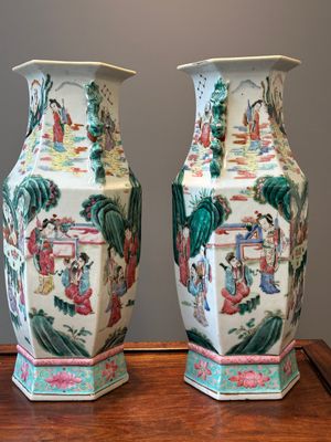 A pair of Chinese hexagonal famille rose vases, 19th C. — photo 6