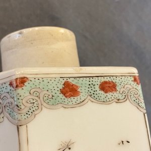 A pair of Chinese hexagonal famille verte tea caddies, Kangxi — 照片 14
