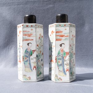 A pair of Chinese hexagonal famille verte tea caddies, Kangxi — 照片 7