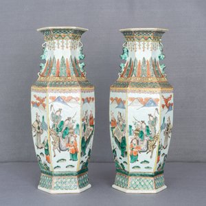 A pair of Chinese hexagonal famille verte vases, 19th C. — 照片 14
