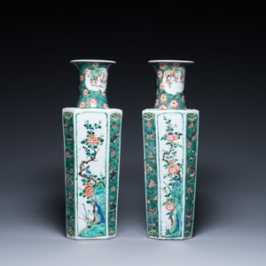 A pair of Chinese hexagonal famille verte vases with floral panels, Kangxi — photo 3