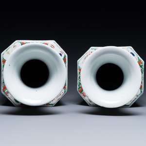 A pair of Chinese hexagonal famille verte vases with floral panels, Kangxi — photo 5