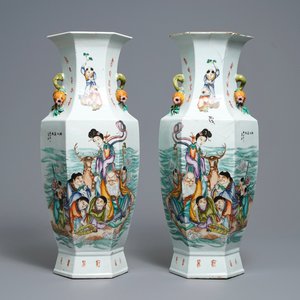 A pair of Chinese hexagonal qianjiang cai 'immortals' vases, signed Wang Qi, dated 1918 — 照片 1