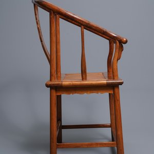 A pair of Chinese huanghuali wood chairs, Republic, 20th C. — 照片 12