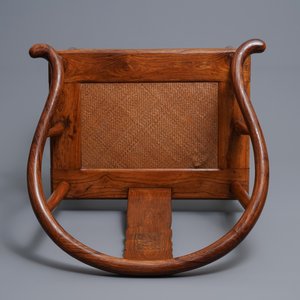 A pair of Chinese huanghuali wood chairs, Republic, 20th C. — 照片 15