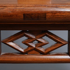 A pair of Chinese huanghuali wood chairs, Republic, 20th C. — 照片 18