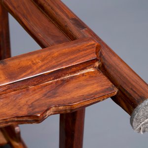A pair of Chinese huanghuali wood chairs, Republic, 20th C. — 照片 7