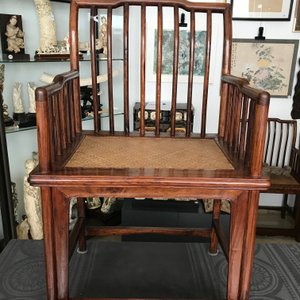 A pair of Chinese huanghuali wood chairs, Republic — 照片 32