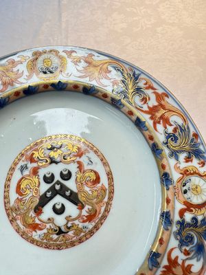 A pair of Chinese Imari-style armorial plates with the arms of Walker for the English market, Kangxi, ca. 1712 — photo 13