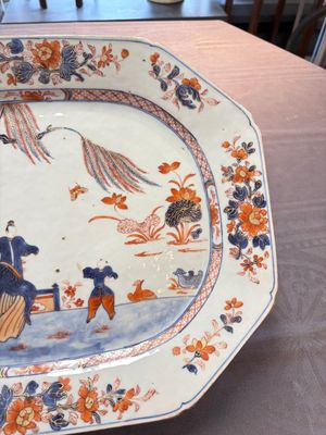 A pair of Chinese Imari-style 'lady and boy' dishes, Qianlong — photo 9