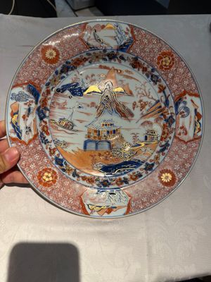 A pair of Chinese Imari-style 'landscape' dishes, Kangxi — photo 1