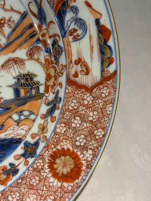 A pair of Chinese Imari-style 'landscape' dishes, Kangxi — photo 7